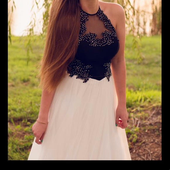 PROM DRESS - Picture 4 of 4